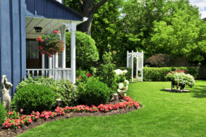 Haus mit Garten - eigener grüner Garten